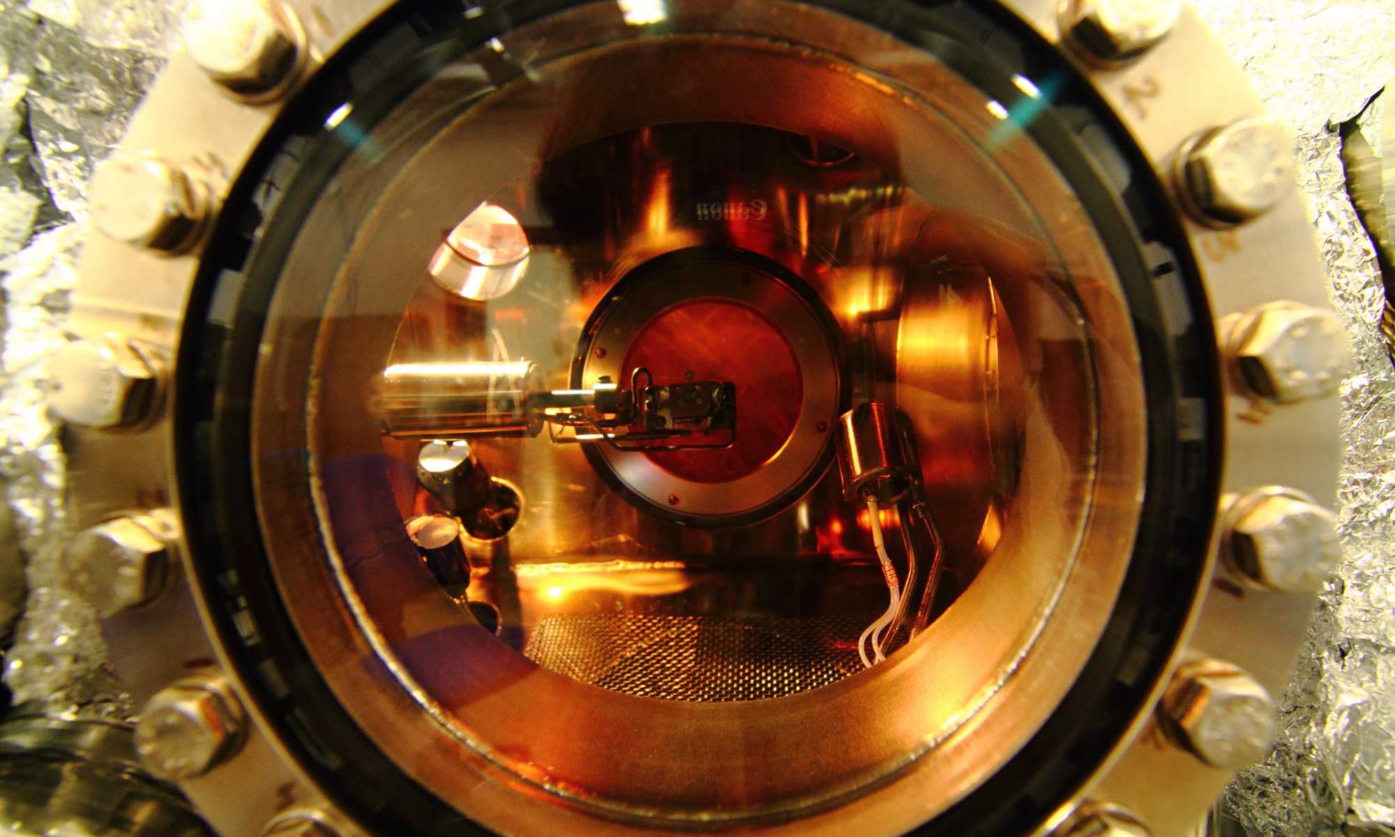 Feature image Interior of an ultra-high vacuum chamber of a scanning tunneling microscope.